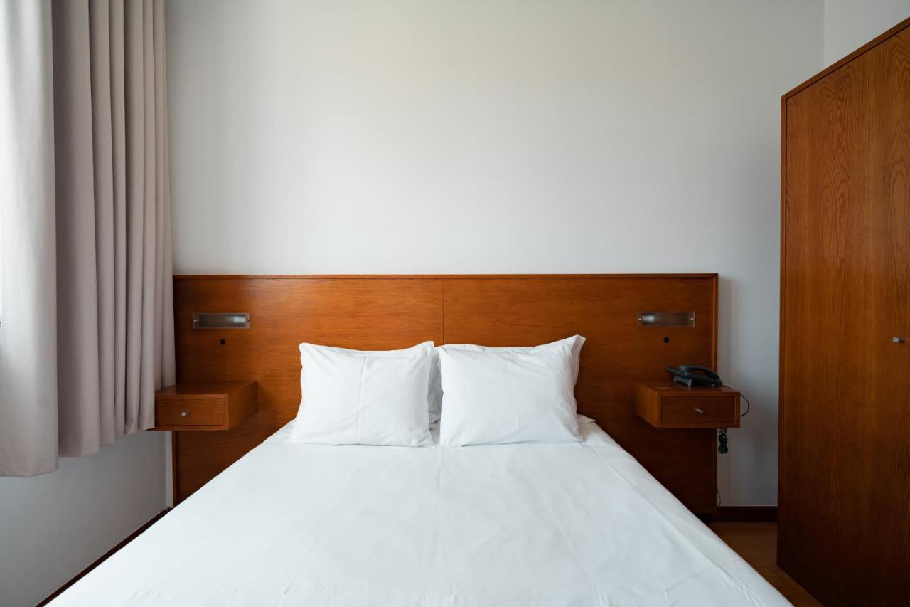 Hotel A Ponte Виана до Кастело Екстериор снимка
