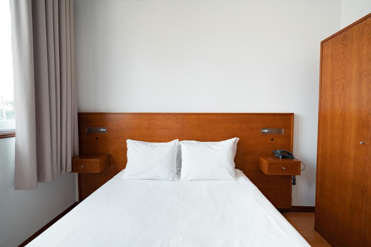 Hotel A Ponte Виана до Кастело Екстериор снимка